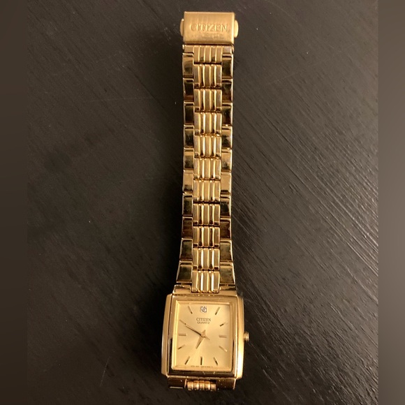 Citizen Quartz Vintage Gold Tone Watch Rectangle Dial w/ diamond at 12 o'clock! - Picture 9 of 13